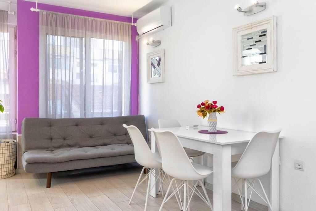 Sunny 2-Bedroom Maisonette Varna & Parking Екстер'єр фото