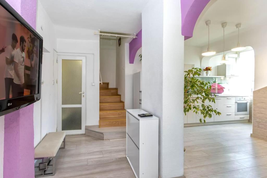 Sunny 2-Bedroom Maisonette Varna & Parking Екстер'єр фото