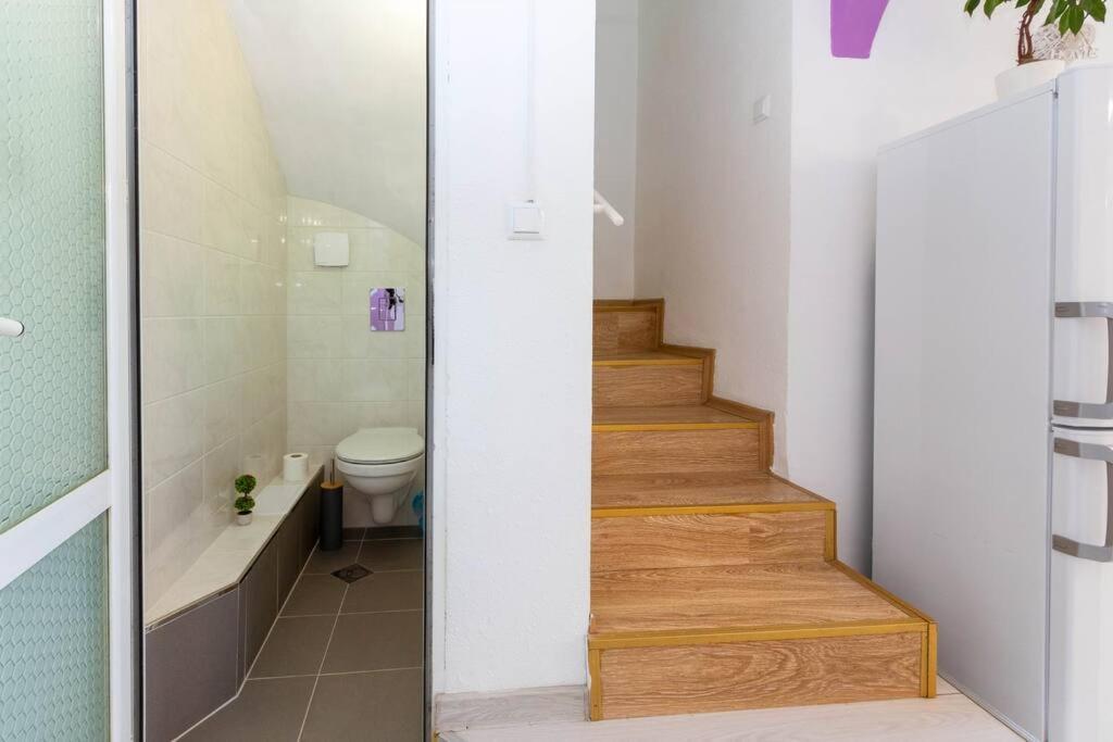 Sunny 2-Bedroom Maisonette Varna & Parking Екстер'єр фото