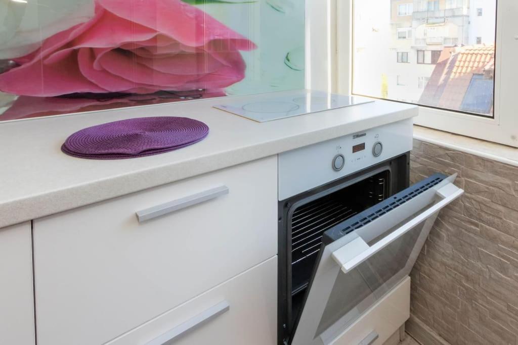 Sunny 2-Bedroom Maisonette Varna & Parking Екстер'єр фото